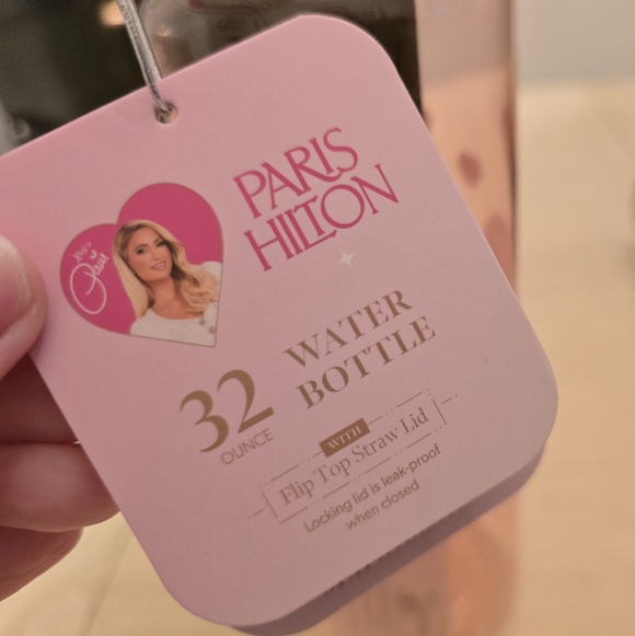 Paris Hilton NWT Boss Babe Pink Heart Water Bottle - Picture 4 of 7